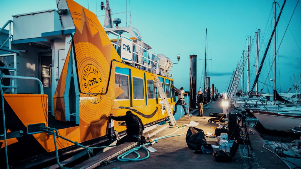 Covering bateau, CTRL, ville de Lorient, la vie en jaune
